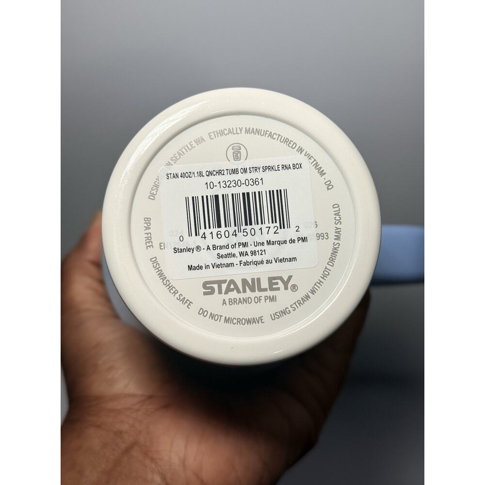 Stanley X Target OMBRE STARRY SPARKLE RED WHITE BLUE 40oz Tumbler IN HAND! - Picture 6 of 7